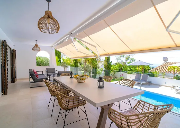 Вилла Grand Pool Terrace By Casasol Нерха